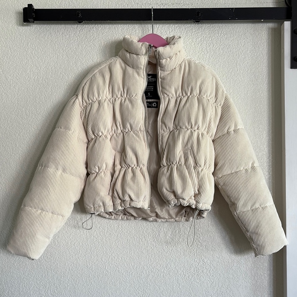 Hollister Cream Puffer Jacket